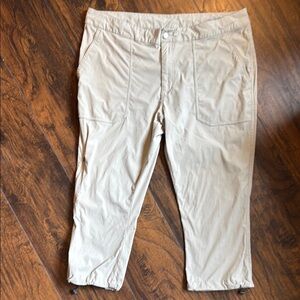 Columbia size 16 women’s hike Capri (F14)
